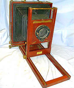 1890s Wooden folding camera - 2012.960.7